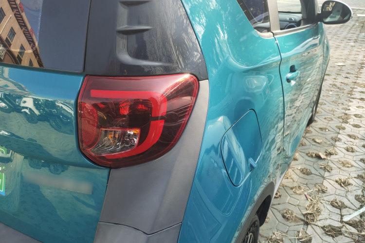 奇瑞 小蚂蚁 2022款 甜粉款 全糖版 磷酸铁锂 29.2kWh 30kW 301km车身外观9