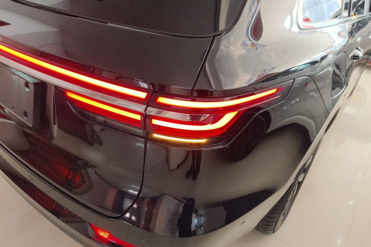 理想汽车 理想ONE 2021款 增程6座版车身外观6006