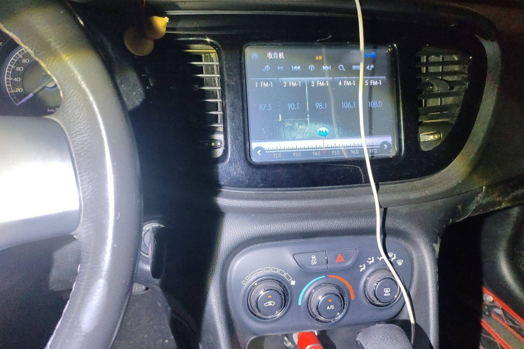 菲亚特 菲翔 2012款 1.4T 自动劲享版局部细节16