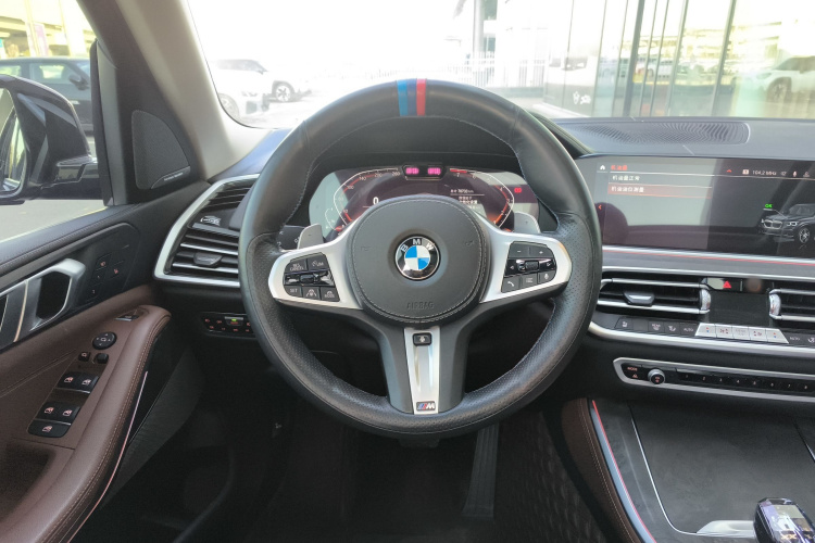 宝马X5(进口) 2021款 xDrive40i 尊享型 M运动套装局部细节13