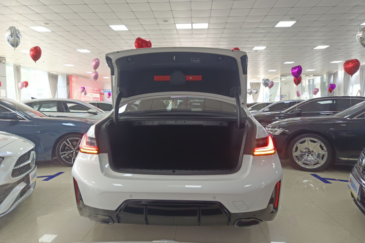 宝马3系 2025款 330Li M运动曜夜套装局部细节23