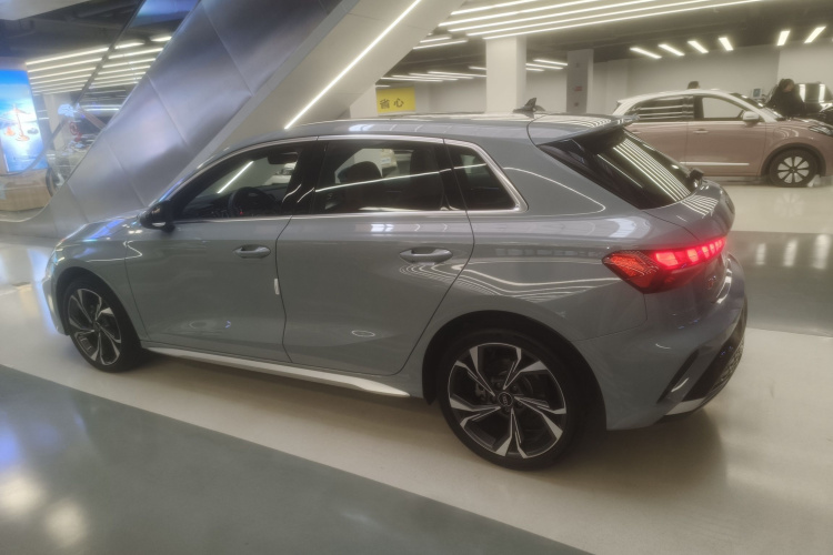 奥迪A3 2025款 Sportback 35TFSI 飞驰尊享型车身外观6003