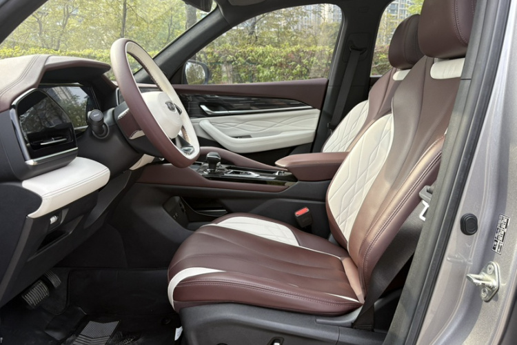 吉利汽车 星越L 2021款 2.0TD DCT EVO两驱尊贵型中控内饰7004