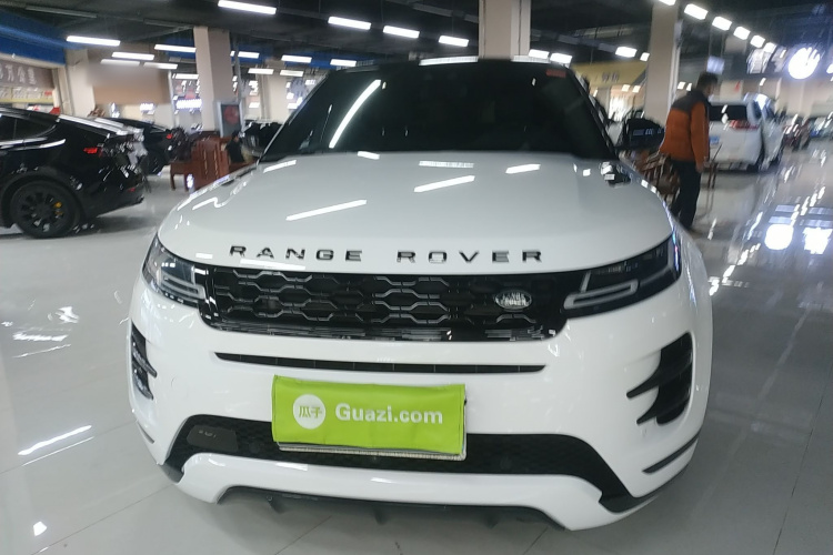 路虎 揽胜极光 2020款 249PS R-DYNAMIC S 曜黑运动科技版车身外观2