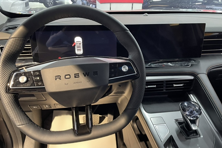 荣威RX5新能源 2023款 eRX5 超混优越版中控内饰7002