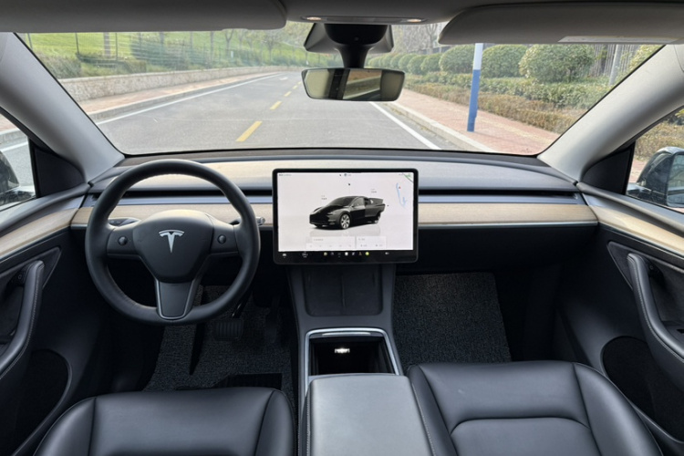 特斯拉 Model Y 2022款 后轮驱动版局部细节16