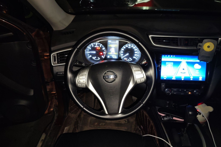 日产 奇骏 2014款 2.5L CVT豪华版 4WD中控内饰13