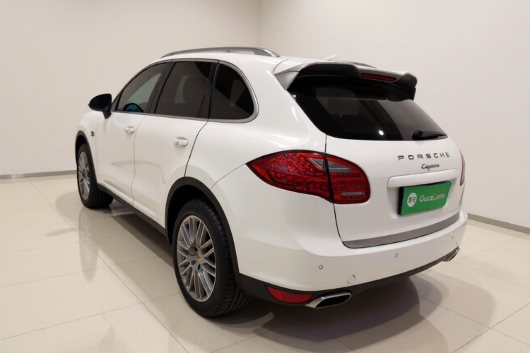 保时捷 2014款 Cayenne Platinum Edition 3.0T车身外观5