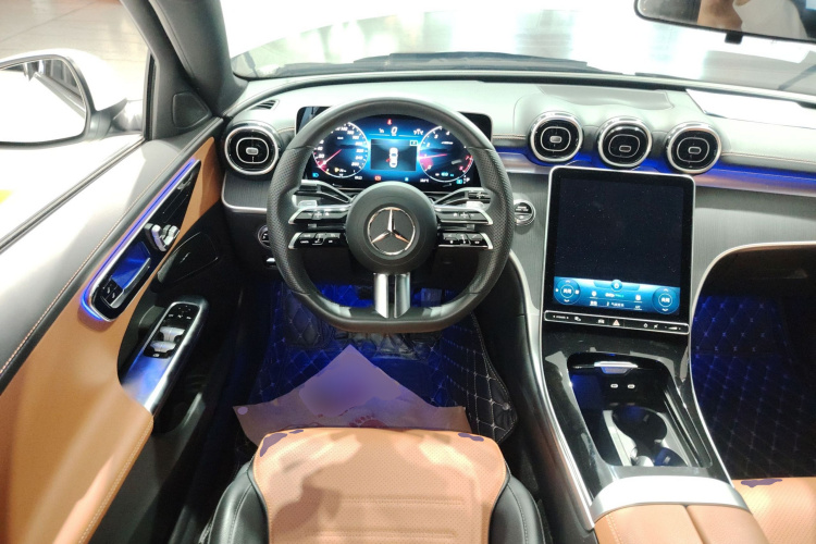 奔驰C级 2022款 改款 C 200 L 运动版中控内饰13
