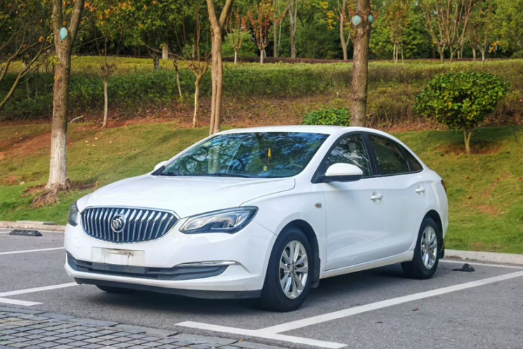 别克 英朗 2015款 15N 自动进取型车身外观1