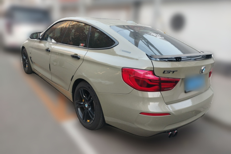 宝马3系GT 2017款 320i 时尚型车身外观5