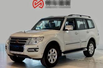 三菱 帕杰罗(进口) 2022款 帕杰罗V93 3.0L GLS 织物(中东)