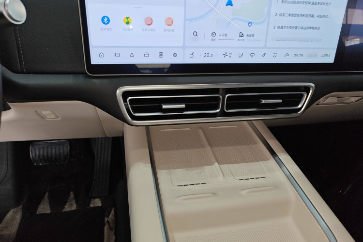 理想汽车 理想L9 2024款 Ultra中控内饰7001