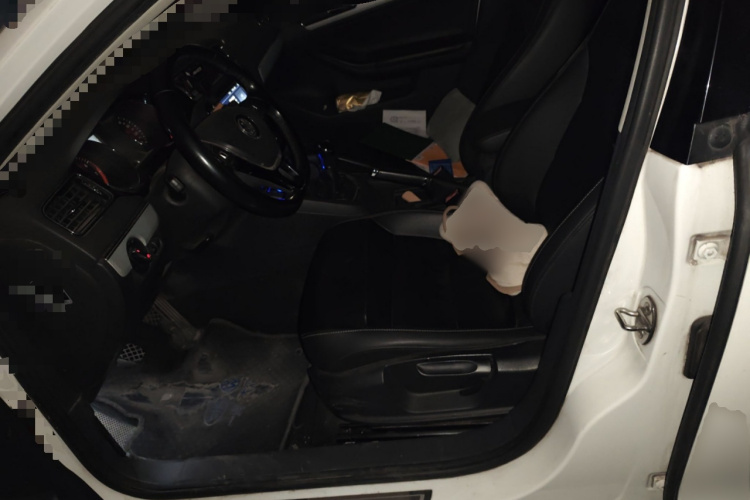 大众 速腾 2017款 230TSI 手动舒适型中控内饰19