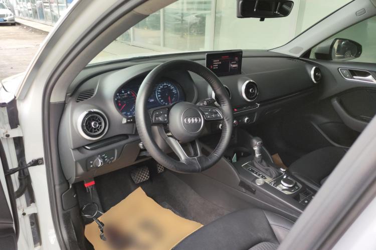 奥迪A3 2020款 Sportback 35 TFSI 时尚型 国V中控内饰7002