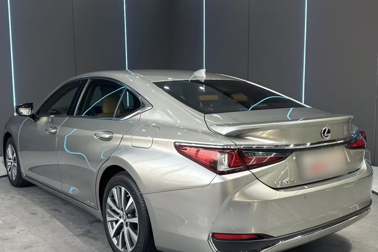 雷克萨斯ES 2020款 300h 卓越版车身外观6008