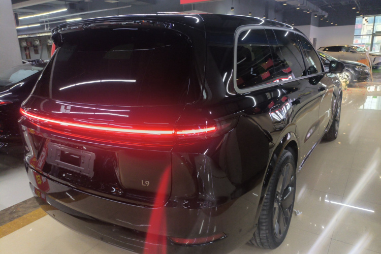理想汽车 理想L9 2025款 Ultra 智能焕新版车身外观7