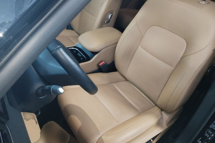 理想汽车 理想ONE 2021款 增程6座版中控内饰19