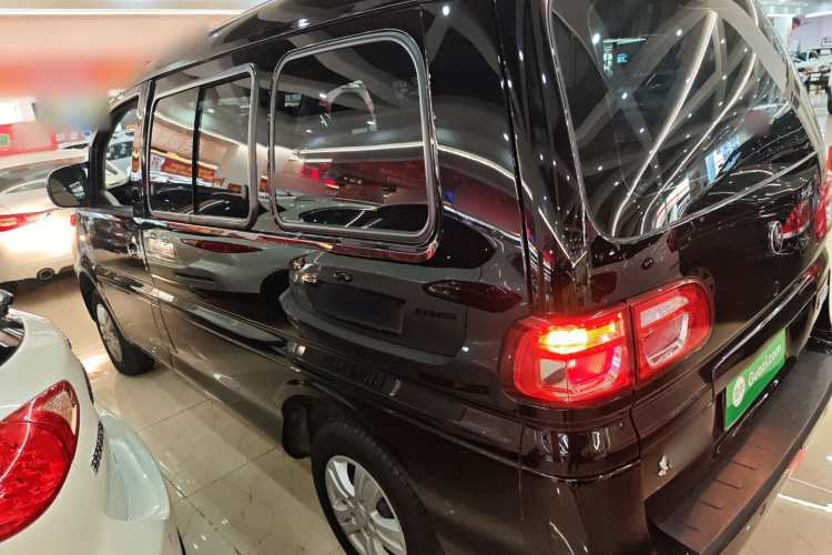 东风风行 菱智 2022款 M5 1.6L 实用型 5座车身外观6003