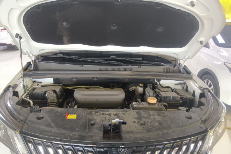 五菱汽车 五菱佳辰 2022款 1.5T CVT智享豪华型机舱底盘24