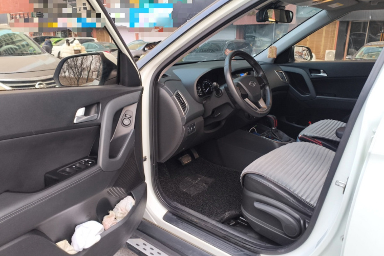 北京现代ix25 2015款 1.6L 自动两驱智能型GLS中控内饰7003