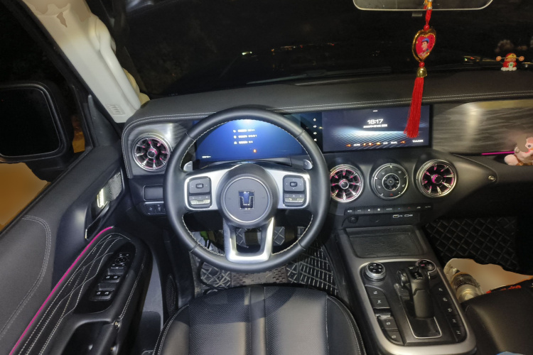 坦克300 2024款 2.0T 征服者中控内饰13