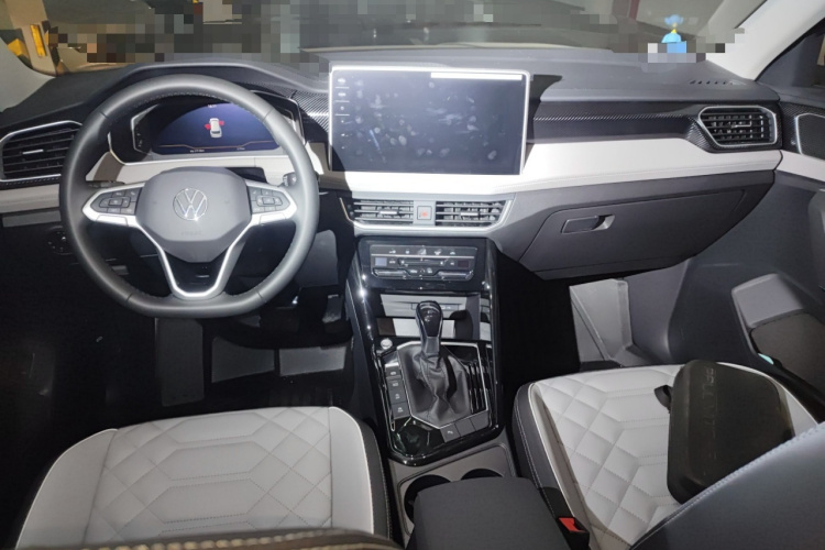 大众 探岳 2026款 3000万辆甄选款 300TSI中控内饰7002