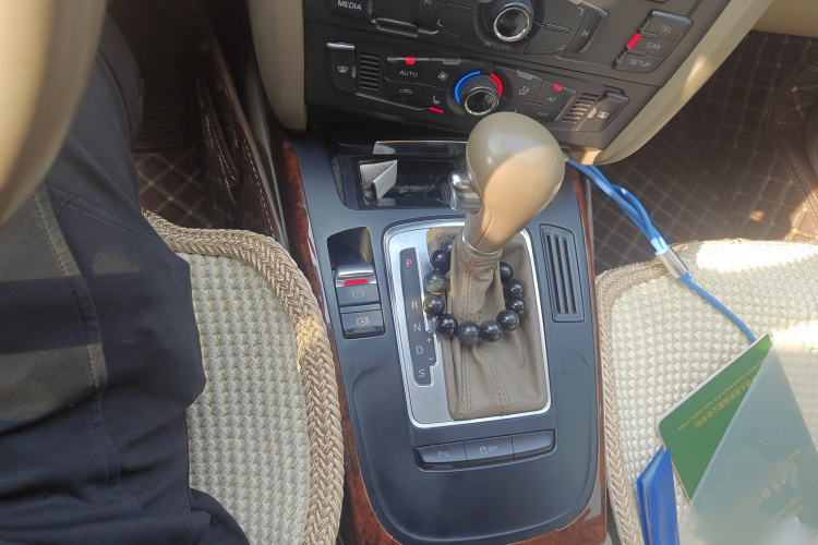 奥迪A4L 2011款 2.0 TFSI 技术型局部细节18