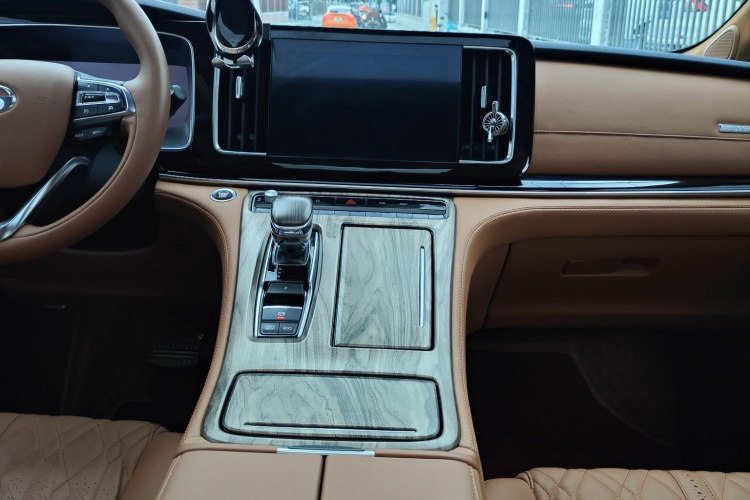 广汽传祺 传祺M8 2021款 领秀系列 390T 至尊版中控内饰7006