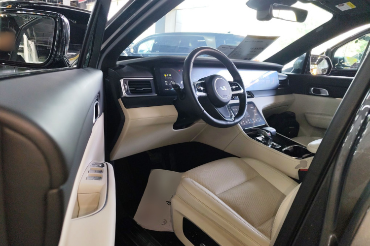 理想汽车 理想ONE 2021款 增程6座版中控内饰20