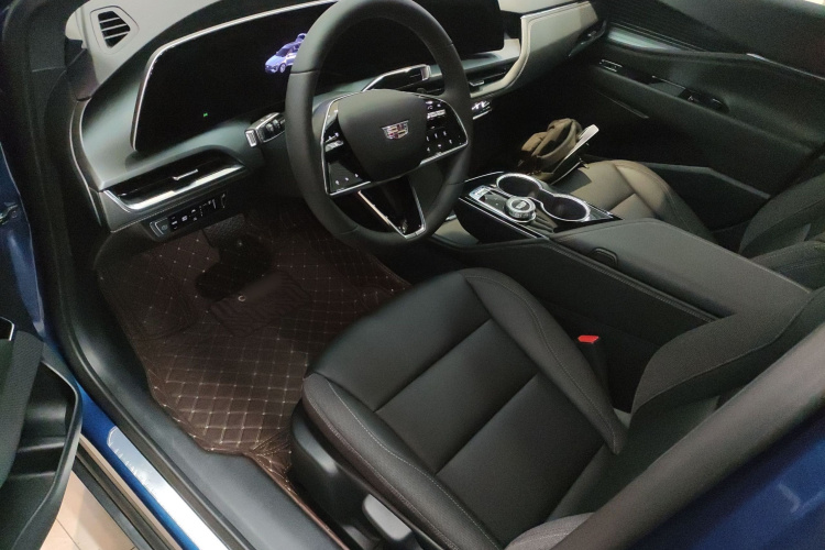 凯迪拉克GT4 2023款 25T 风尚型中控内饰19