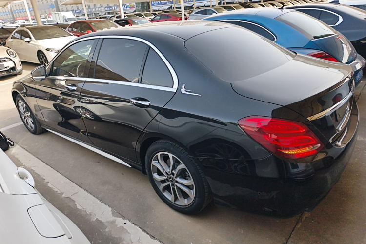 奔驰C级 2018款 C 180 L 时尚型运动版车身外观4