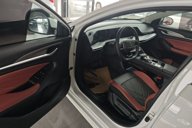 长安 逸动 2024款 PLUS 蓝鲸NE 1.4T GDI DCT高能版中控内饰20