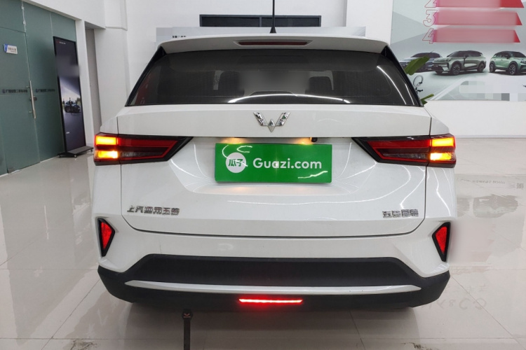 五菱汽车 五菱星驰 2022款 1.5L 手动自由型车身外观6