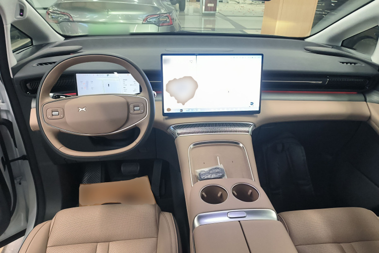 小鹏X9 2025款 740超长续航 Max中控内饰12