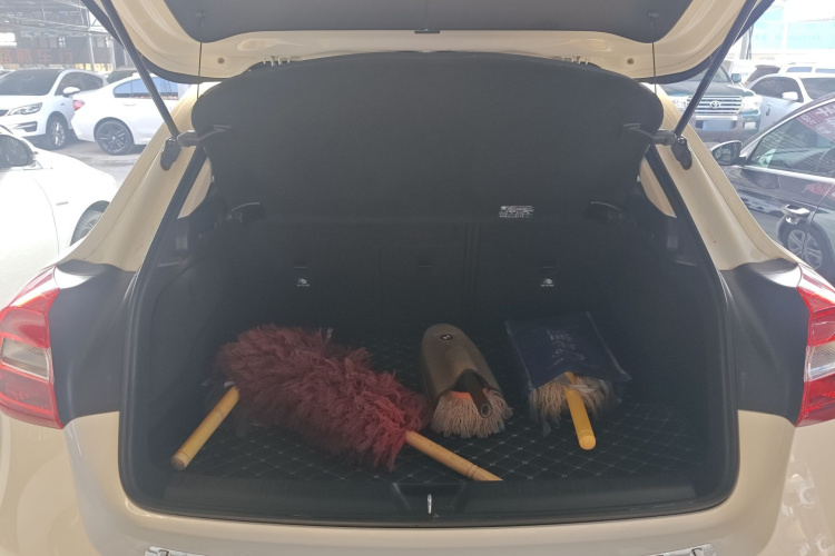 奔驰GLA 2016款 GLA 200 动感型机舱底盘23