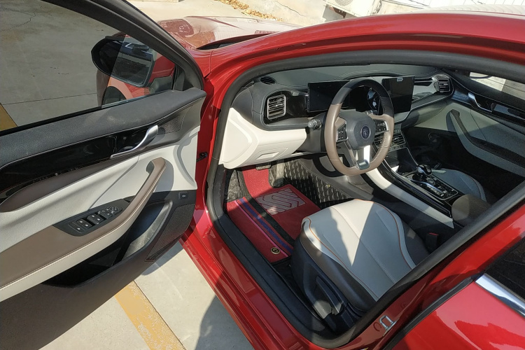 比亚迪 秦PLUS 2023款 冠军版 DM-i 120KM领先型中控内饰20