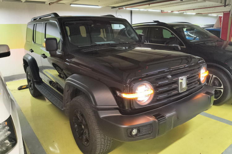 坦克300 2023款 越野版 2.0T 征服者车身外观3