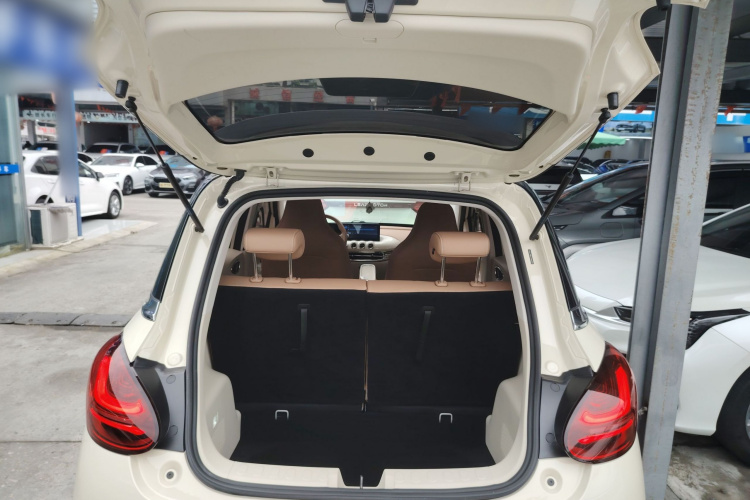 五菱汽车 五菱缤果 2025款 333km 灵犀互联款机舱底盘23