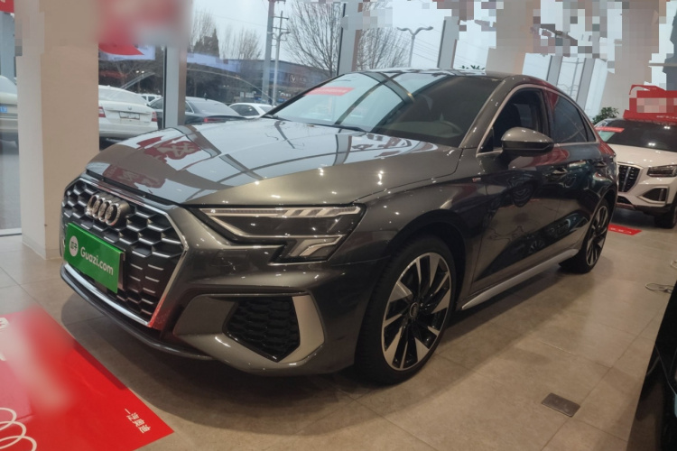 奥迪A3 2024款 A3L Limousine 35 TFSI 时尚运动型车身外观4