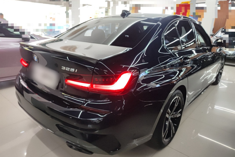 宝马3系 2022款 改款 325i M运动套装车身外观7