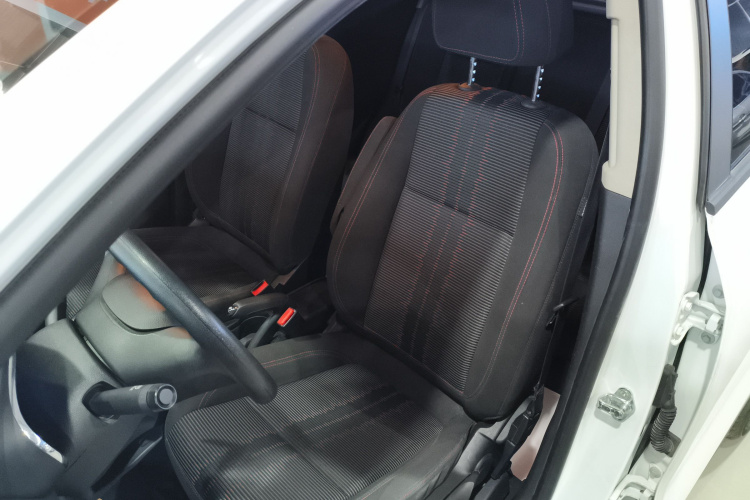 别克 昂科拉 2018款 18T 自动两驱都市领先型中控内饰19