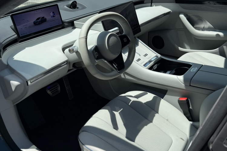 鸿蒙智行 智界S7 2025款 855km Max中控内饰7002