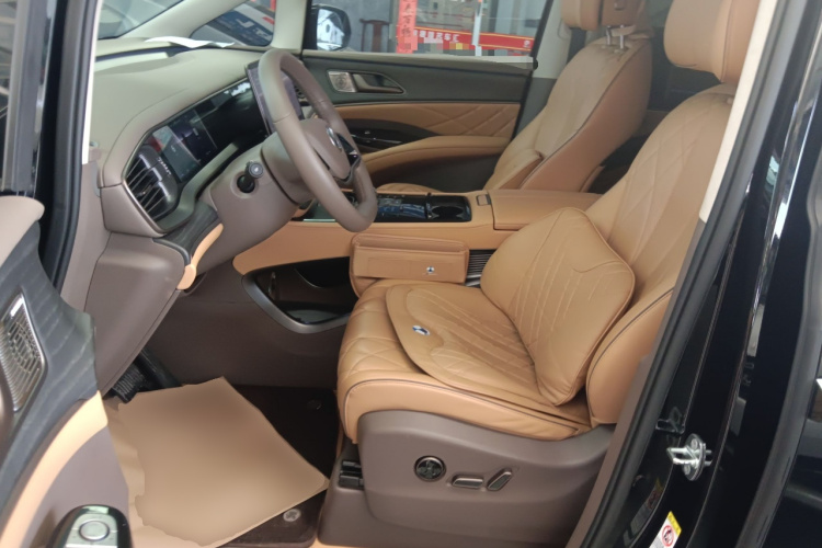 腾势D9 2022款 DM-i 970 四驱旗舰型中控内饰19