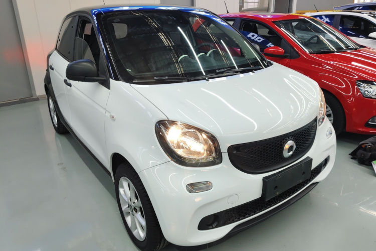 smart forfour 2018款 1.0L 52千瓦灵动版车身外观3