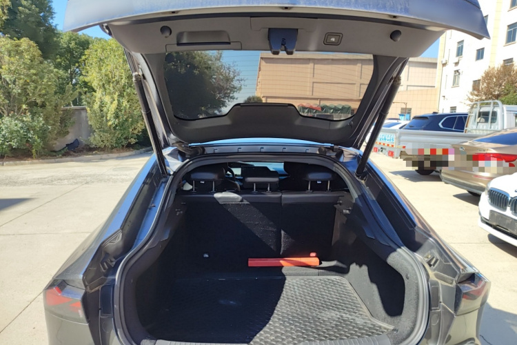 长安UNI-V 2022款 1.5T 尊贵型机舱底盘23