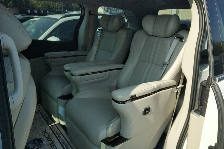 别克GL8 2023款 陆上公务舱 舒适型中控内饰7004
