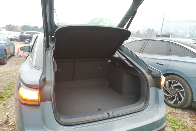 大众ID.7 VIZZION 2024款 首发版机舱底盘23