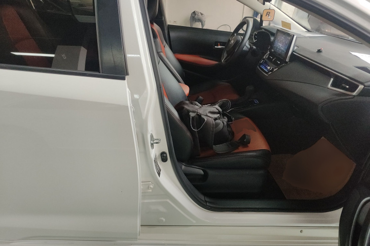 丰田 卡罗拉 2019款 1.2T S-CVT GL-i精英版局部细节41