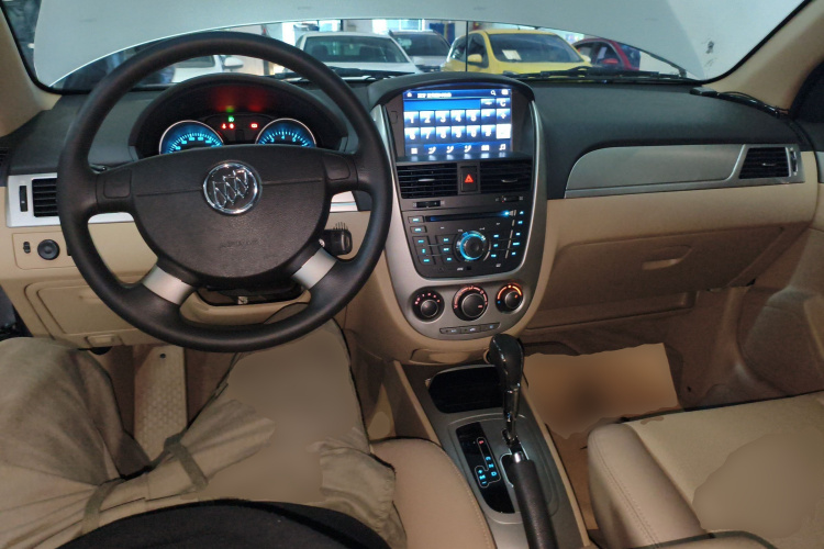 别克 凯越 2013款 1.5L 自动经典型中控内饰12